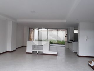 Foto 3 de CASA EN VENTA SECTOR CHALLUABAMABA, CUENCA