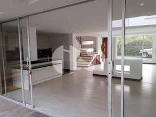 Foto 4 de CASA EN VENTA SECTOR CHALLUABAMABA, CUENCA