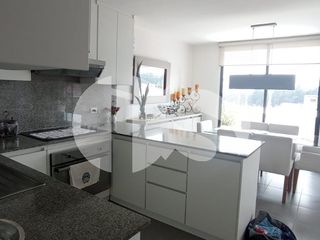 Foto 3 de CASA DE VENTA EN CONJUNTO SECTOR CONOCOTO LOS CHILLOS
