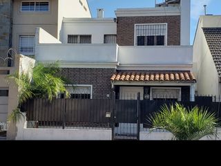 Foto 1 de Chalet en Alquiler Villa Sarmiento / Moron (A034 1150)