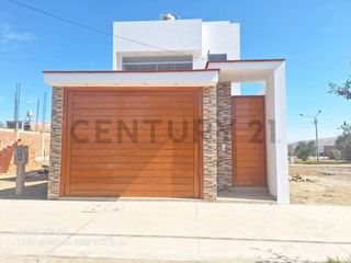 Foto 8 de HERMOSA  CASA DE ESTRENO EN VENTA -  URBANIZACION  EL OLIVAR - TACNA