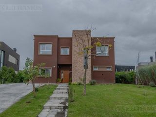 Foto 1 de Casa en  alquiler en el Barrio Vistas Puertos Escobar