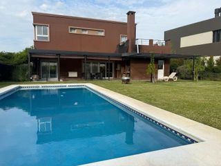 Foto 2 de Casa en  alquiler en el Barrio Vistas Puertos Escobar