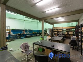 Foto 6 de Alquiler Depósito/Galpon en Olivos con oficinas