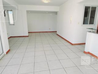 Foto 2 de Departamento en  alquiler por 24 meses. 4 ambientes. Todo al frente. Cochera. Baulera.