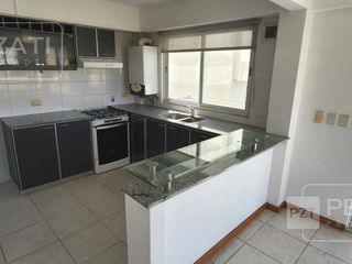 Foto 5 de Departamento en  alquiler por 24 meses. 4 ambientes. Todo al frente. Cochera. Baulera.