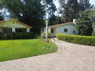 Foto 2 de Impresionante Casa en Barrio Parque Alta Vista. Araucanos al 1800