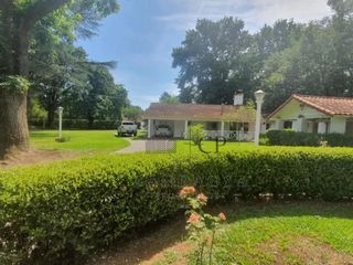 Foto 3 de Impresionante Casa en Barrio Parque Alta Vista. Araucanos al 1800