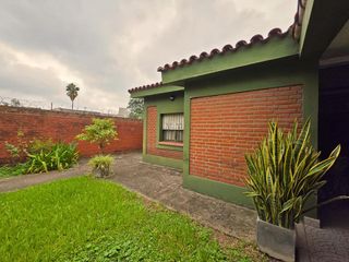 Foto 1 de Casa en zona de Roca y Adolfo de la Vega