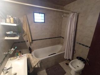 Foto 7 de Casa en venta - 3 Dormitorios 1 Baño - Cochera - Ringuelet
