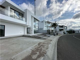 Foto 7 de CASA DE LUJO EN PREVENTA EN URBANIZACIÓN CIUDAD DEL MAR - MANTA