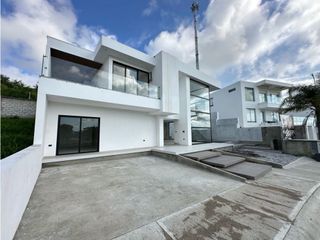 Foto 5 de CASA DE LUJO EN PREVENTA EN URBANIZACIÓN CIUDAD DEL MAR - MANTA