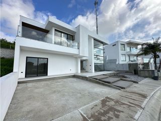 Foto 6 de CASA DE LUJO EN PREVENTA EN URBANIZACIÓN CIUDAD DEL MAR - MANTA