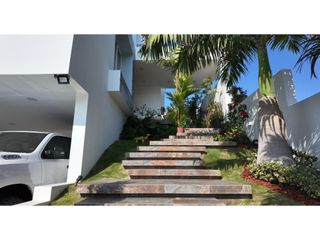 Foto 6 de CASA DE LUJO AMOBLADA FRENTE AL MAR EN CIUDAD DEL MAR - MANTA