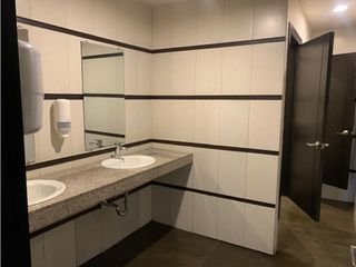 Foto 21 de La Luz, Local Comercial en Renta, 650m2, 8 Ambientes