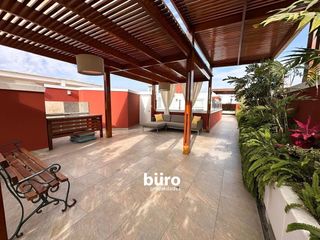 Foto 1 de HERMOSO PENTHOUSE EN ALQUILER EN SAN ISIDRO SEMIAMOBLADO GRAN TERRAZA