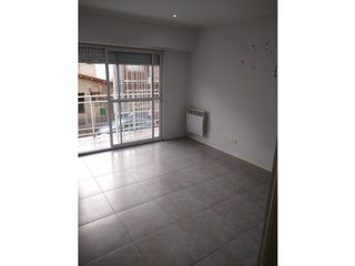 Foto 1 de alquiler departamento para oficina zona Chauvin