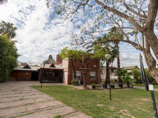 Foto 9 de VENTA CASA CON PILETA CUATRO DORMITORIOS EN FUNES
