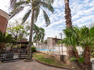 Foto 12 de VENTA CASA CON PILETA CUATRO DORMITORIOS EN FUNES