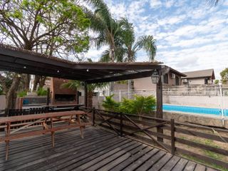 Foto 37 de VENTA CASA CON PILETA CUATRO DORMITORIOS EN FUNES
