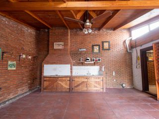 Foto 32 de VENTA CASA CON PILETA CUATRO DORMITORIOS EN FUNES