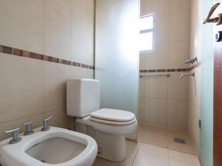 Foto 29 de VENTA CASA CON PILETA CUATRO DORMITORIOS EN FUNES