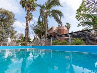 Foto 36 de VENTA CASA CON PILETA CUATRO DORMITORIOS EN FUNES
