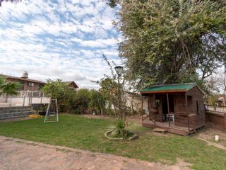 Foto 10 de VENTA CASA CON PILETA CUATRO DORMITORIOS EN FUNES