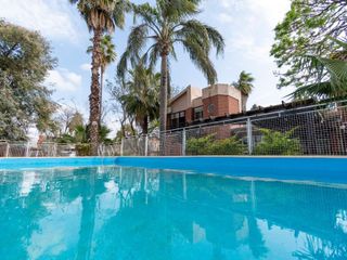 Foto 35 de VENTA CASA CON PILETA CUATRO DORMITORIOS EN FUNES