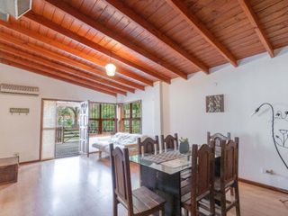 Foto 15 de VENTA CASA CON PILETA CUATRO DORMITORIOS EN FUNES