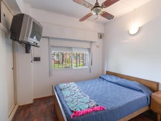 Foto 22 de VENTA CASA CON PILETA CUATRO DORMITORIOS EN FUNES