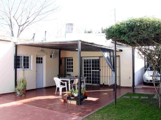 Foto 2 de CASAS EN VENTA EN LA PLATA DE TRES DORMITORIOS