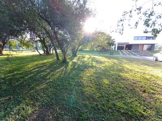Foto 3 de VENTA LOTE DE 1412 METROS EN BARRIO LA ARBOLADA