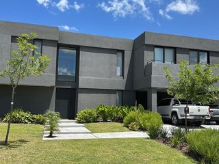Foto 1 de Casa en venta en barrio San  Gabriel a la laguna