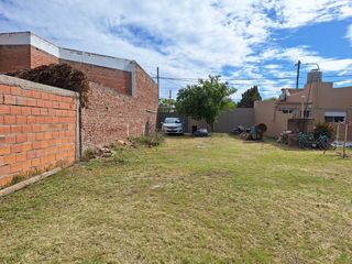 Foto 20 de VENTA DE CASA C/ LOTE A 2 CDRAS AV. VILLA ROSAS