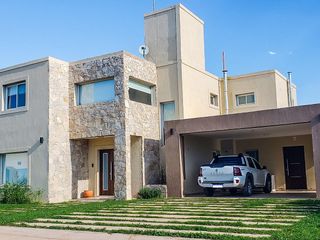 Foto 1 de Venta. Casa 3 dormitorios. San Luis, Juana Koslay, Barrio La Pancha II