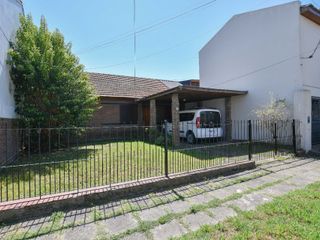 Foto 41 de CASA VENTA BARRIO JARDIN 3 DORMITORIOS APTO BANCO