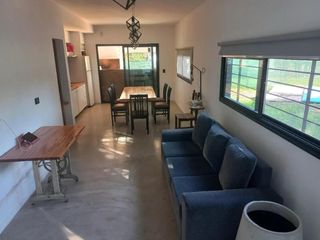 Foto 1 de Casa en venta - 3 Dormitorios 2 Baños - Cochera - 300Mts2 - Matheu
