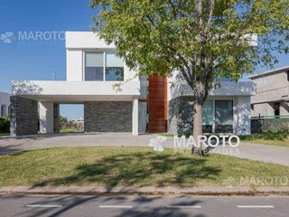 Foto 1 de CASA EN VENTA EN PUERTOS - MARINAS - MAROTO PROPIEDADES