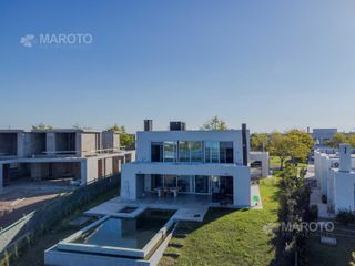 Foto 3 de CASA EN VENTA EN PUERTOS - MARINAS - MAROTO PROPIEDADES
