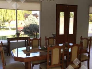 Foto 9 de En Venta, Casa de 4 Dormitorios en Comahue Golf Club.