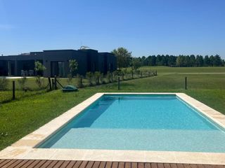 Foto 51 de VENTA CASA DE 7 AMB. EN EL COUNTRY LA PROVIDENCIA CANNING