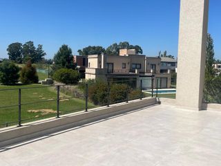 Foto 24 de VENTA CASA DE 7 AMB. EN EL COUNTRY LA PROVIDENCIA CANNING