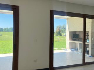 Foto 42 de VENTA CASA DE 7 AMB. EN EL COUNTRY LA PROVIDENCIA CANNING