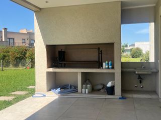 Foto 43 de VENTA CASA DE 7 AMB. EN EL COUNTRY LA PROVIDENCIA CANNING