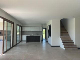 Foto 46 de VENTA CASA DE 7 AMB. EN EL COUNTRY LA PROVIDENCIA CANNING