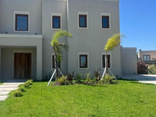Foto 56 de VENTA CASA DE 7 AMB. EN EL COUNTRY LA PROVIDENCIA CANNING