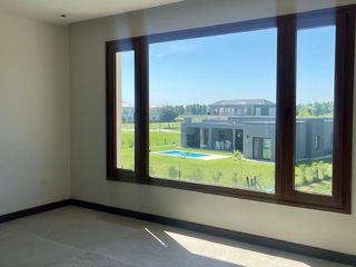 Foto 5 de VENTA CASA DE 7 AMB. EN EL COUNTRY LA PROVIDENCIA CANNING