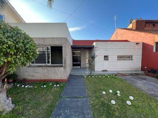 Foto 1 de Casa en venta en Lomas de Zamora