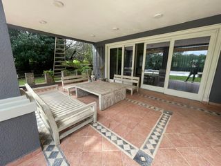 Foto 12 de Importante Casa en Las Delicias 4 dormitorios, con pileta, q